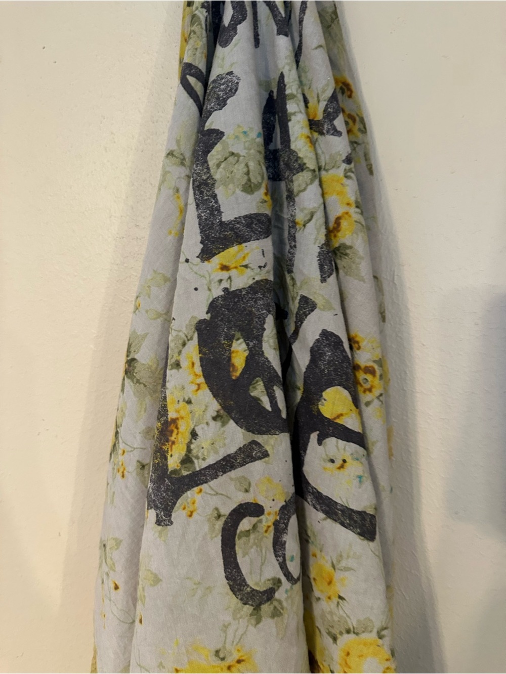 Magnolia Pearl large scarf ✨PRICE FIRM✨